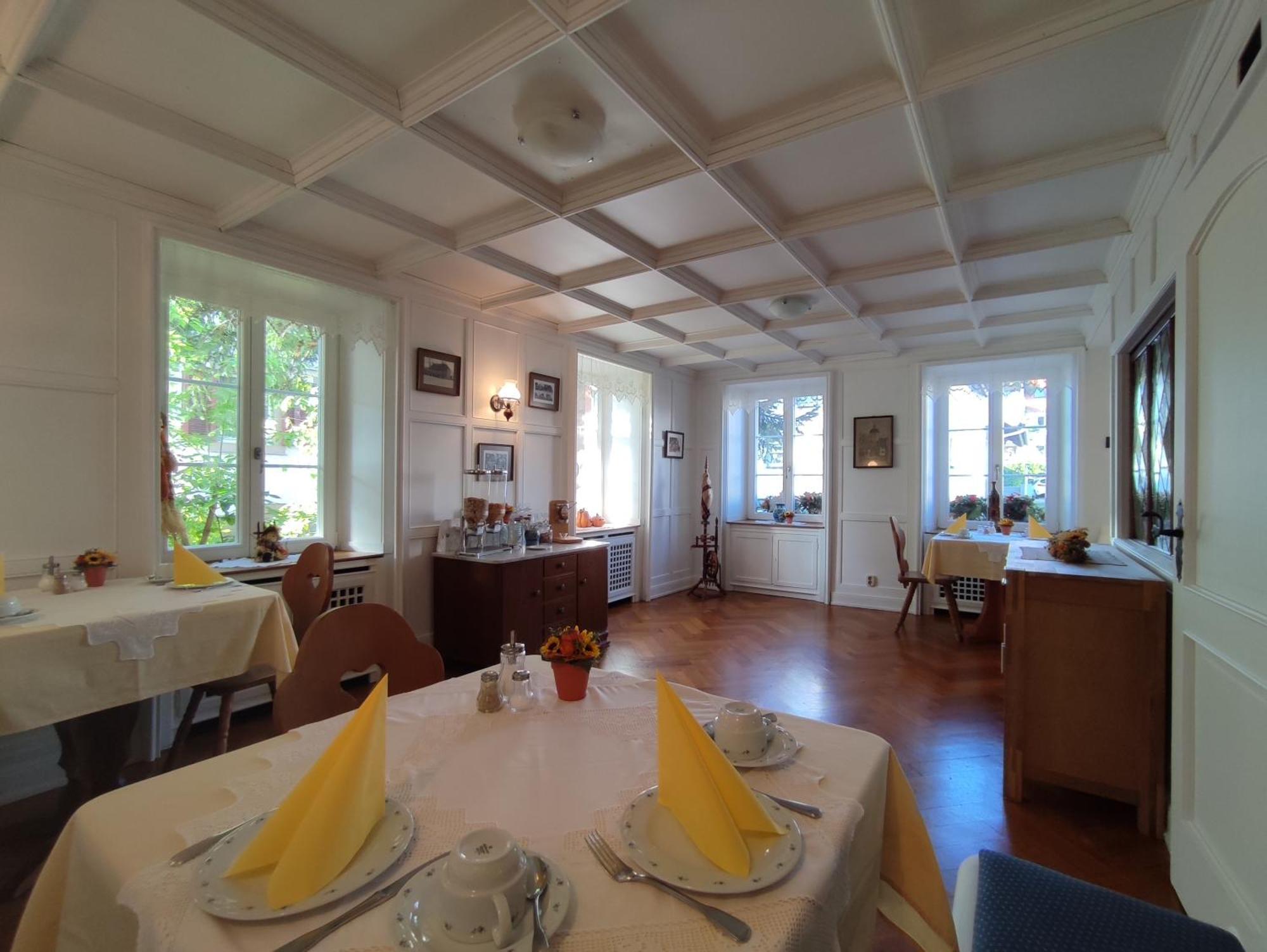 دينزلينغين Boutique-Hotel Krone المظهر الخارجي الصورة