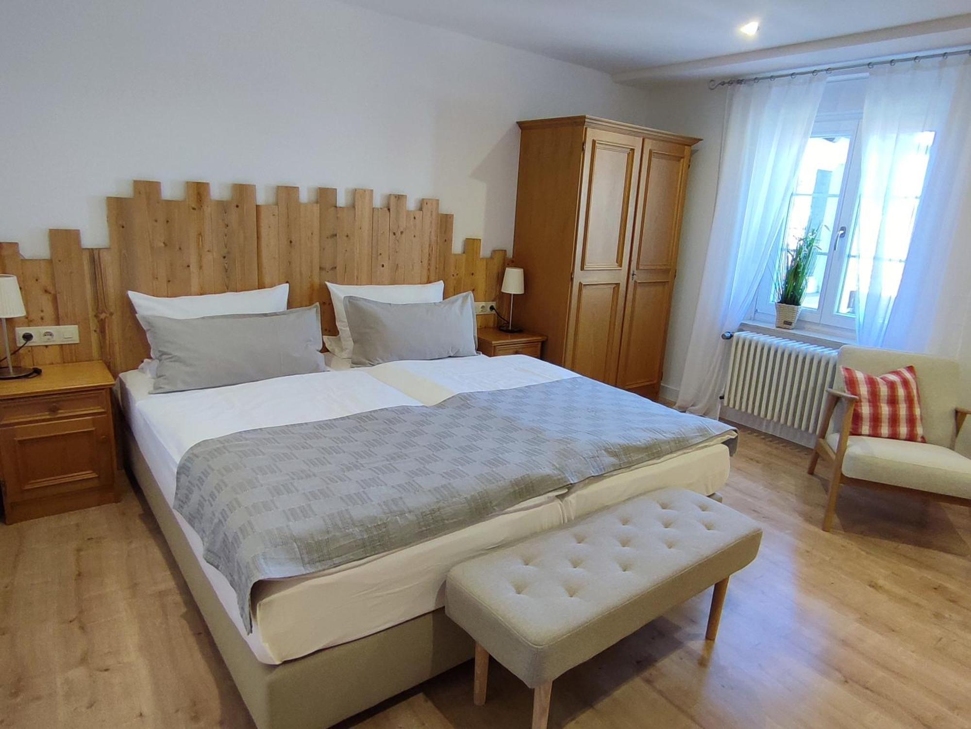 دينزلينغين Boutique-Hotel Krone المظهر الخارجي الصورة