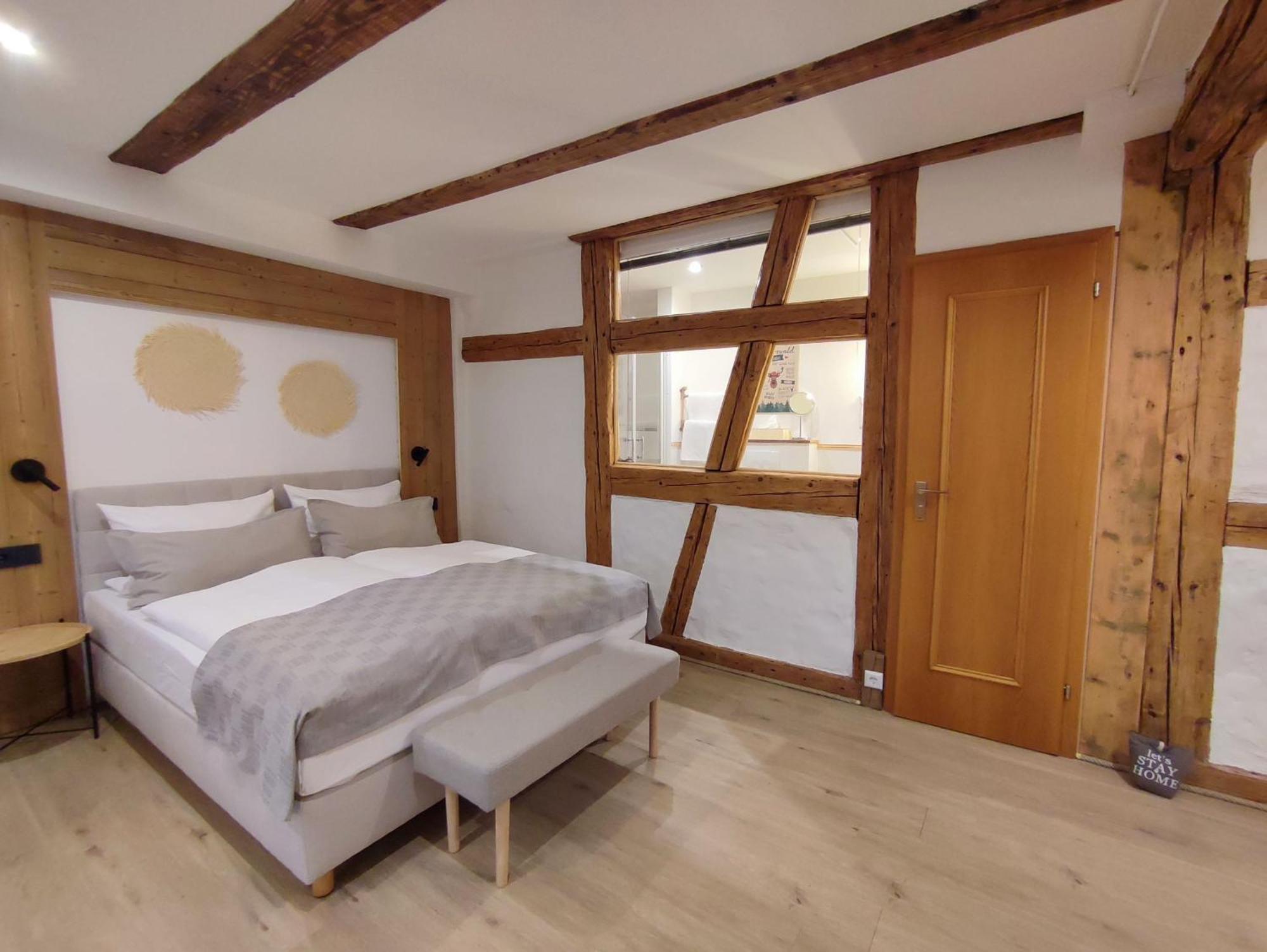 دينزلينغين Boutique-Hotel Krone المظهر الخارجي الصورة