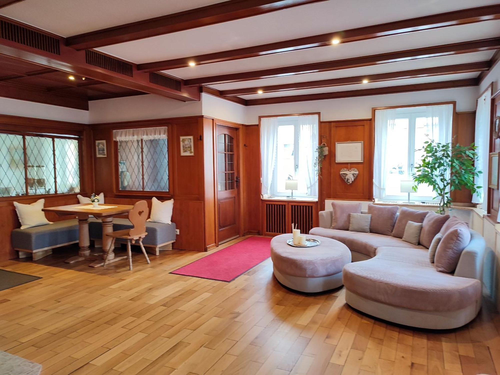 دينزلينغين Boutique-Hotel Krone المظهر الخارجي الصورة