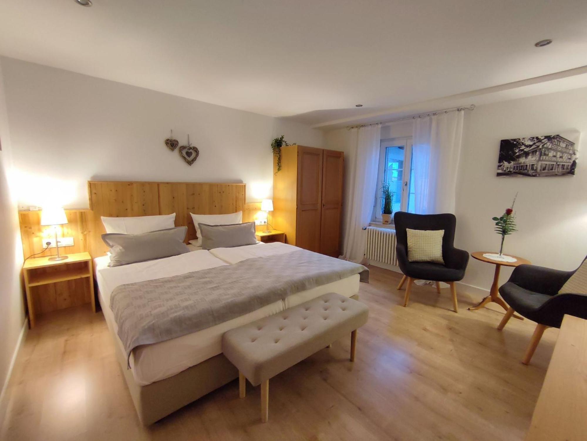 دينزلينغين Boutique-Hotel Krone المظهر الخارجي الصورة